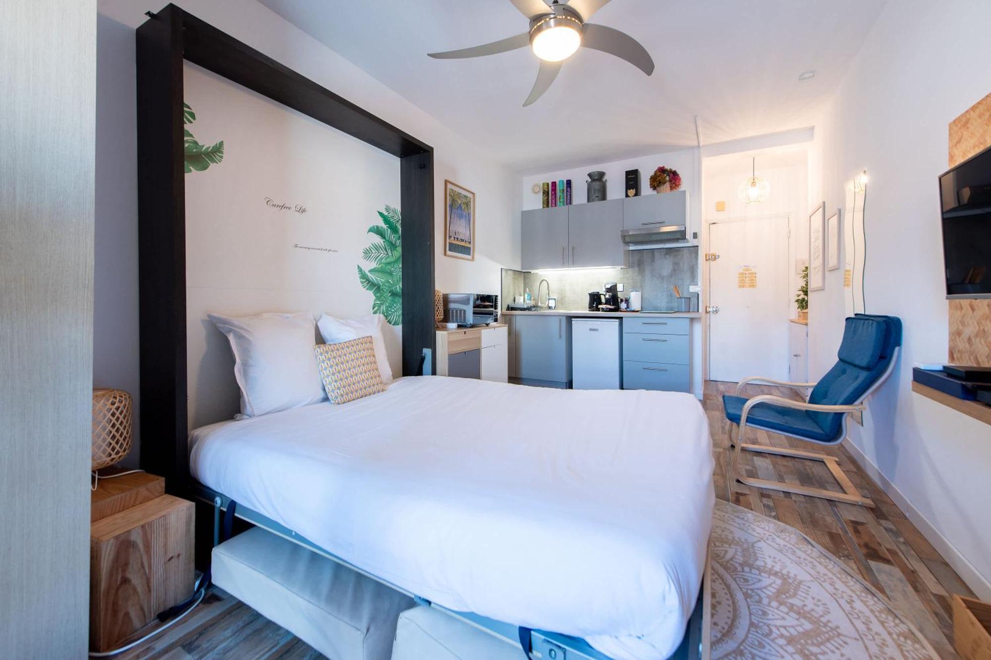 Le Festif Splendide Avec Loggia Au Carre D'or, Joie Speciale Pour Deux Appartement
