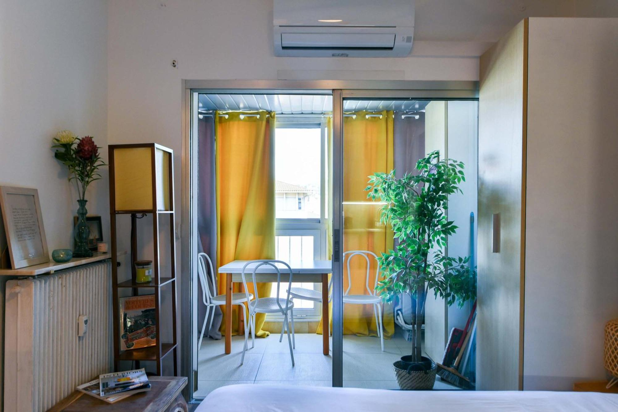Le Festif Splendide Avec Loggia Au Carre D'or, Joie Speciale Pour Deux