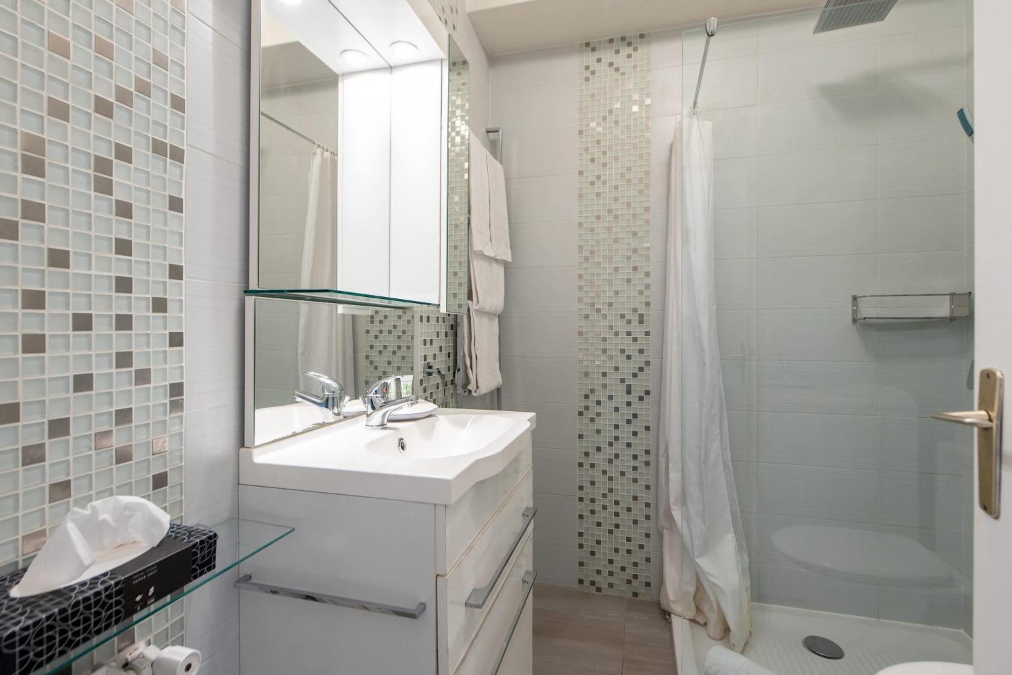Le Festif Splendide Avec Loggia Au Carre D'or, Joie Speciale Pour Deux Appartement